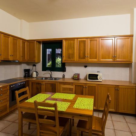 Villa Eleni Aszpruliáni Kültér fotó