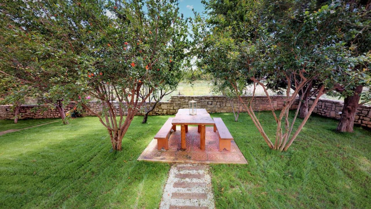Villa Eleni Aszpruliáni Kültér fotó